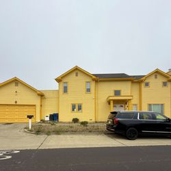 City of Daly City - Big Yellow House on Crocker Ave