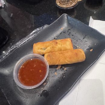 Bento Asian Kitchen + Sushi - Veggie egg roll - Asian Fusion Near Me - Jacksonville, Florida Bento Asian Kitchen + Sushi - Veggie egg roll - Asian Fusion Near Me - Jacksonville, Florida