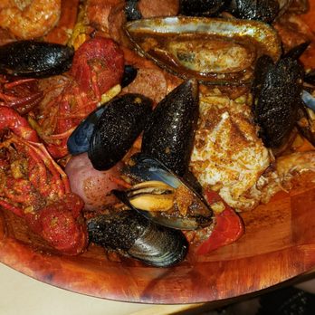 Mr. & Mrs. Crab Juicy Seafood & Bar - Seafood Near Me - Davie, Florida