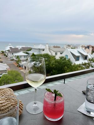 Pescado Seafood Grill & Rooftop Bar by null