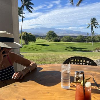 Mauka Bar and Grill - Good Bloody on the course - Cocktail Bars Near Me - Kamuela, Hawaii