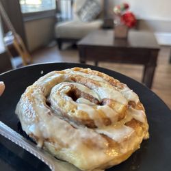 Deja Brew Cafe - Cinnamon roll - house made