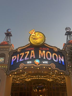 Pizza Moon by null