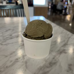 Hojicha single scoop Hojicha single scoop