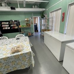 Nelakee Vegetarian - Inside