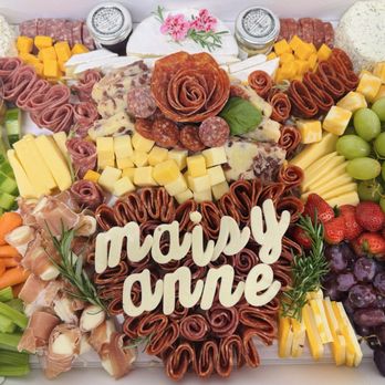 Straub's Charcuteries - Charcuterie box - Caterers Near Me Straub's Charcuteries - Charcuterie box - Caterers Near Me