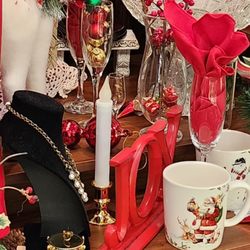 The Lighthouse Center Resale Shop - Christmas jewelry