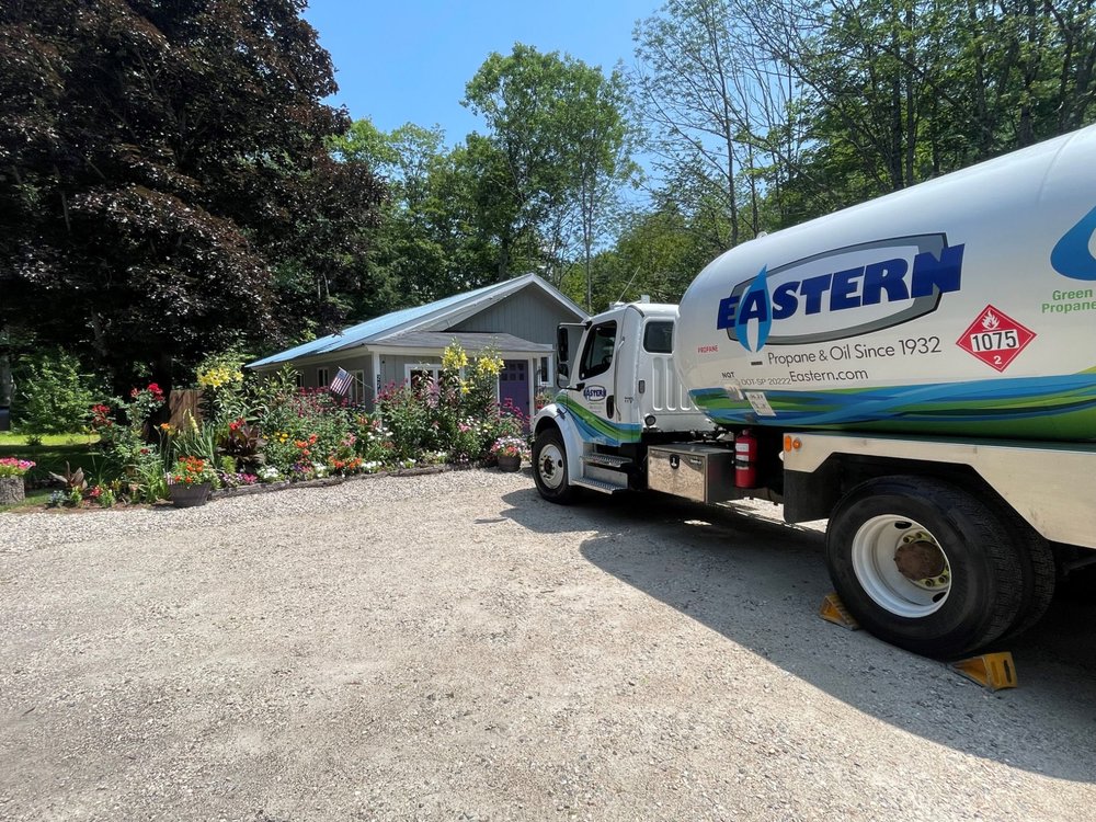 EASTERN PROPANE & OIL Updated October 2024 68 Photos 5 West Road, Hudson, New Hampshire