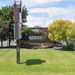 Wendy's - Is exterior photo
