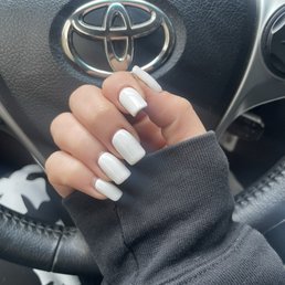 Short square white nails Short square white nails
