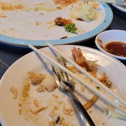 Kisoro - Empty plates - Godzilla roll, Tennessee roll and Rck n roll.