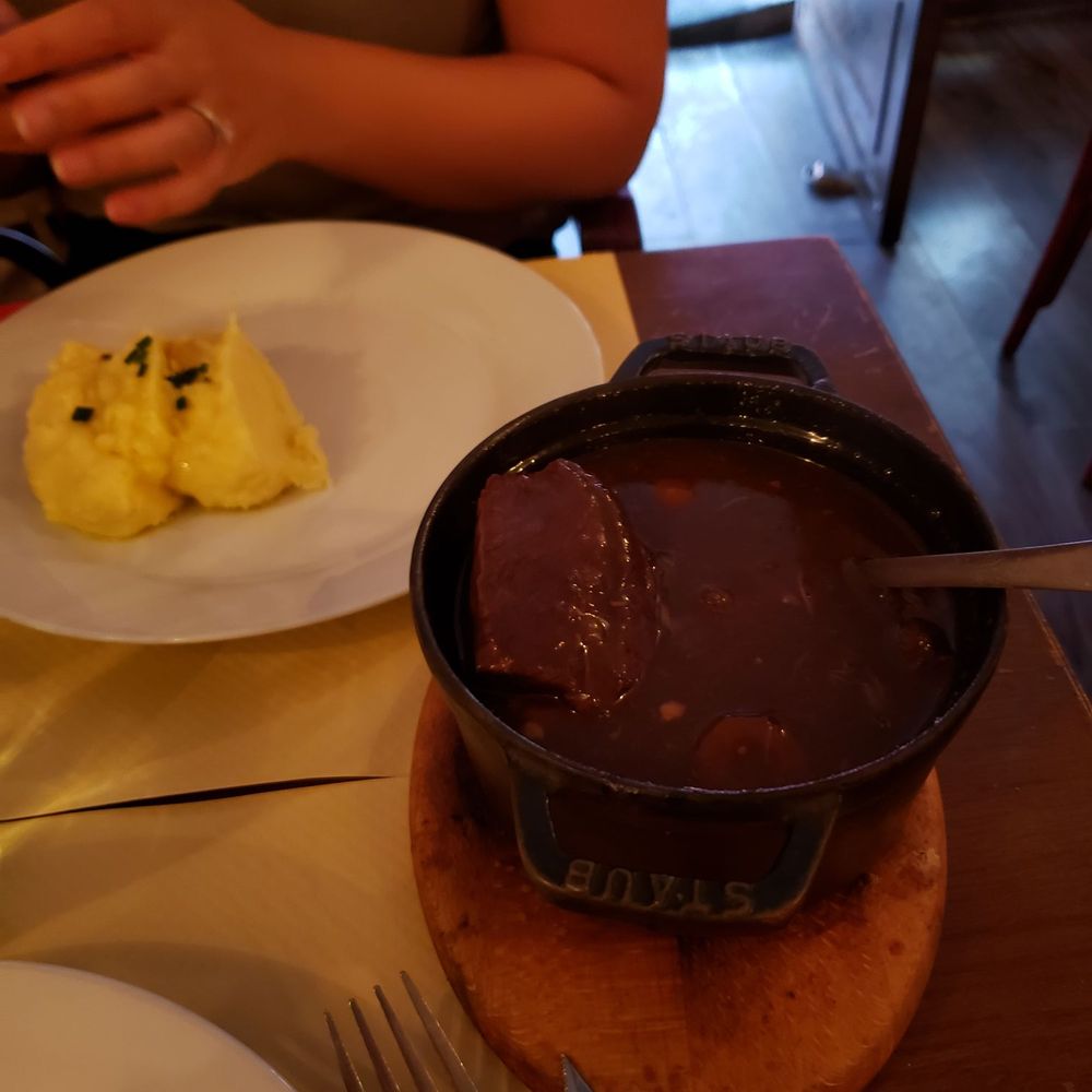 La Cave Gourmande - Beef bourguignon - Bistros Near Me - Paris, 75
