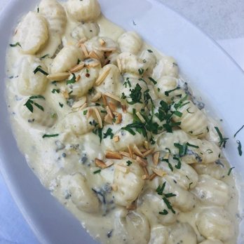 Pizzeria Il Sole - Gnocchi al formaggio (with Gorgonzola sauce - pretty good!) - Italian Near Me - Salzburg, 5 Pizzeria Il Sole - Gnocchi al formaggio (with Gorgonzola sauce - pretty good!) - Italian Near Me - Salzburg, 5