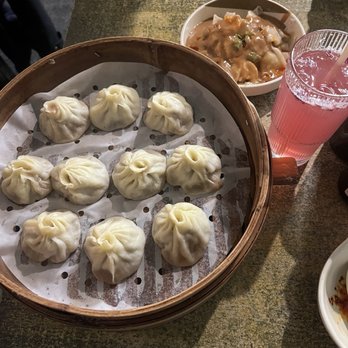 Sammi & Soupe Dumpling - Sweet juicy pork, peanut butter wontons, litchi fizz - Chinese Near Me - Montreal, Quebec