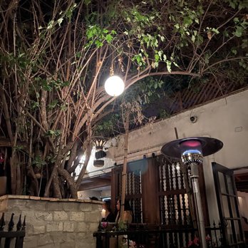 Bacari W 3rd - Inside near entrance - Breakfast & Brunch Near Me - Los Angeles, California