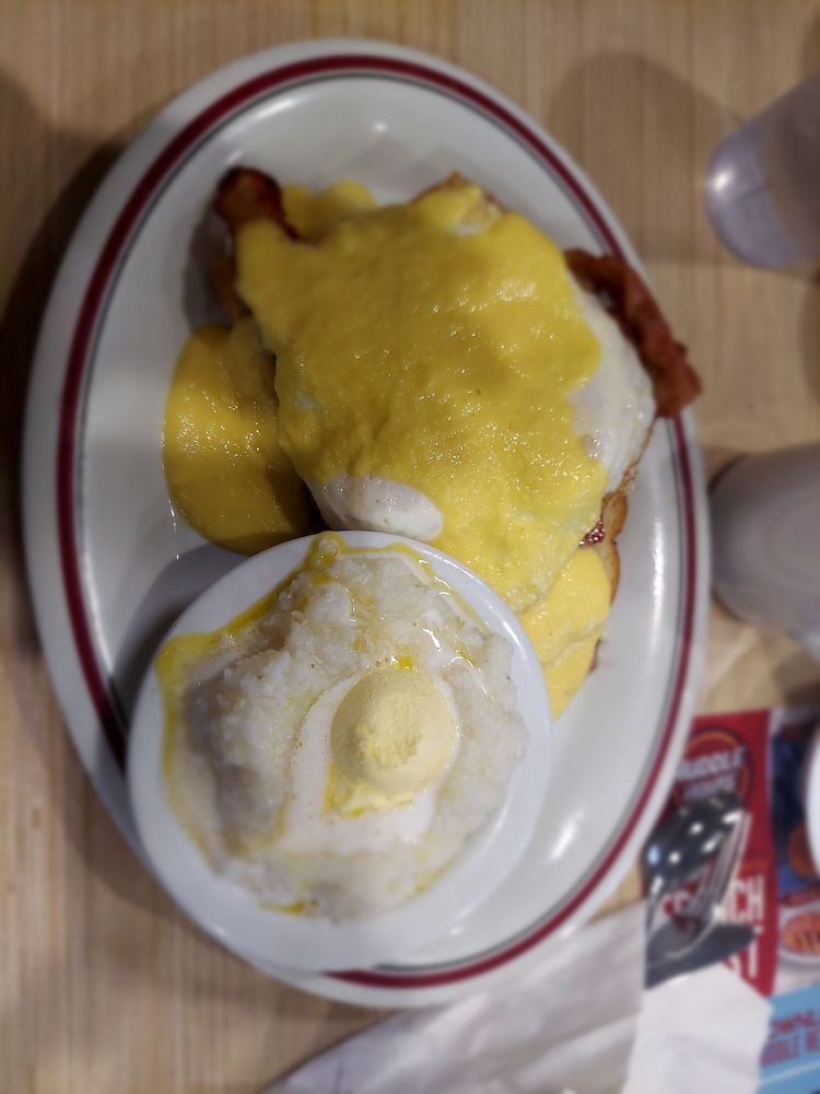 Food from Huddle House