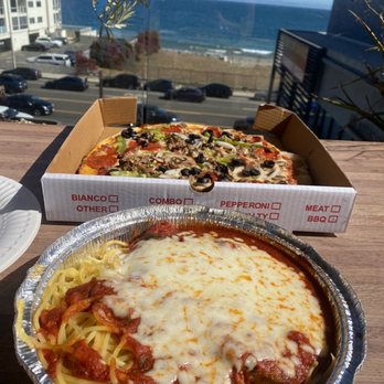 D'Amores Pizza - Combination Pizza & Chicken Parmigiana - Italian Near Me - Malibu, California D'Amores Pizza - Combination Pizza & Chicken Parmigiana - Italian Near Me - Malibu, California