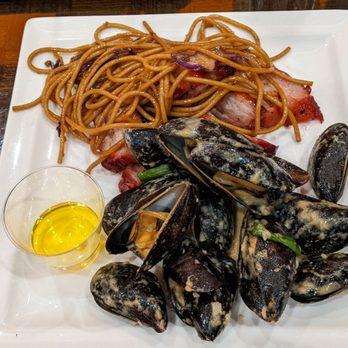 Wicked Spoon - Green curry mussels, BBQ Pork and Stir fried noodles - Buffets Near Me - Las Vegas, Nevada Wicked Spoon - Green curry mussels, BBQ Pork and Stir fried noodles - Buffets Near Me - Las Vegas, Nevada