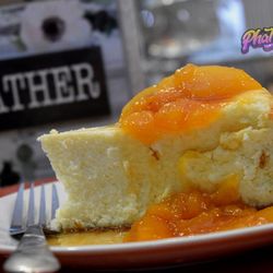 PhattyChow - Peach cobbler cheesecake
