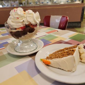 Double Rainbow Cafe - Hot Fudge Sundae & Carrot Cake - Ice Cream & Frozen Yogurt Near Me - San Rafael, California