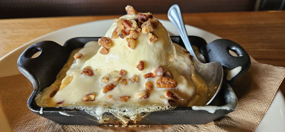 Social spots from Applebee's Grill + Bar