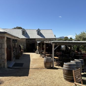 Pooley Wines - Wineries Near Me - Richmond, TAS