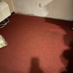Budget Lodge - Filthy conditions this hotel allows customers to stay in!