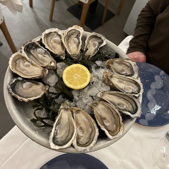 Huitrerie Régis - Oysters! - Seafood Near Me - Paris, 75 Huitrerie Régis - Oysters! - Seafood Near Me - Paris, 75