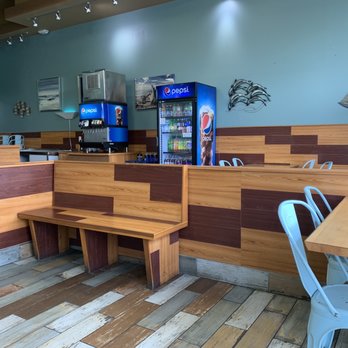 Captain Jay's - Drink and waiting area - Chicken Shop Near Me - Taylor, Michigan
