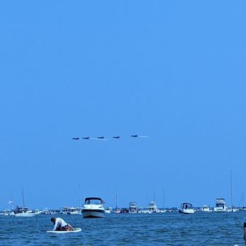 Capital SUP - Annapolis - Blue Angels and all the people in the water watching. - Paddleboarding Near Me - Annapolis, Maryland