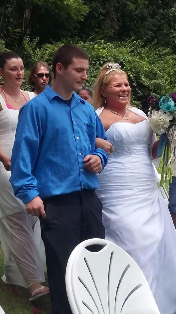 To the Hoop Bar & Grill