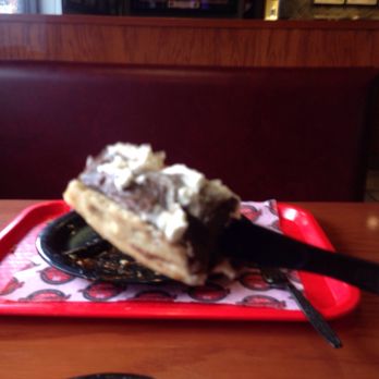 Full Moon Bar-B-Que - Hardest nastiest pie ever - Barbeque Near Me - Dothan, Alabama