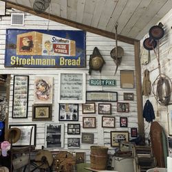 R M Brooks & Son Grocery - Dining decor