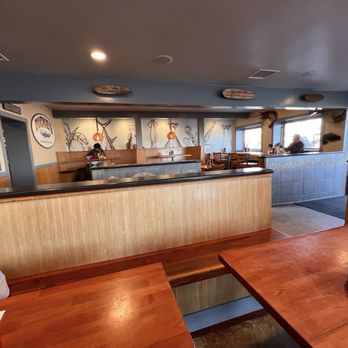 Duckie's Chowder House - Seafood Near Me - Cayucos, California