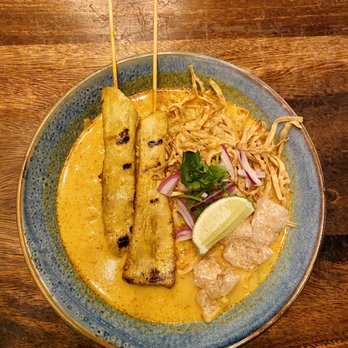 Ben Thai Cafe - Khaoi Soi Deluxe with Chicken Satay - Thai Near Me - San Francisco, California