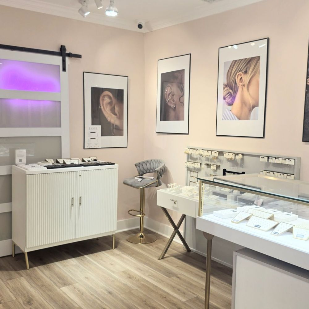 Jasel Jewelry - Piercings in the back room - Jewelry Near Me - Tampa, Florida Jasel Jewelry - Piercings in the back room - Jewelry Near Me - Tampa, Florida