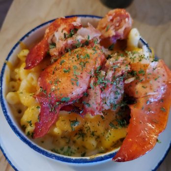 Taste Bar + Kitchen - Gouda mac and cheese with lobster - Cocktail Bars Near Me - Houston, Texas