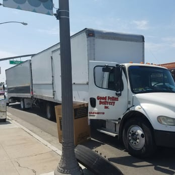C & B's Towing & Transport - This photo was 2 hrs before calling C & B towing you see no fluid leaking or anything on the ground - Roadside Assistance Near Me - Westminster, California