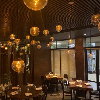 Ginkgo Sichuan Cuisine - Main dining area - Szechuan Near Me - Fairfield, Connecticut