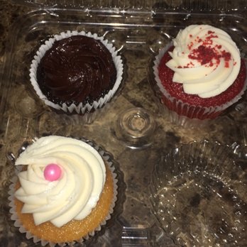 Sugar Rush Cake Factory - Chocolate, red velvet and vanilla cupcakes. - Cupcakes Near Me - Fort Lauderdale, Florida Sugar Rush Cake Factory - Chocolate, red velvet and vanilla cupcakes. - Cupcakes Near Me - Fort Lauderdale, Florida