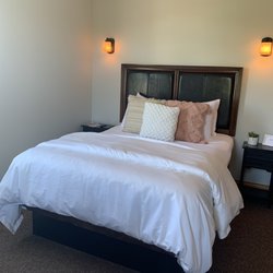 Bayfield Guest House - Bed with the softest blankets and pillows!
