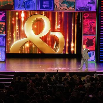Penn & Teller - The stage - Magicians Near Me - Las Vegas, Nevada Penn & Teller - The stage - Magicians Near Me - Las Vegas, Nevada