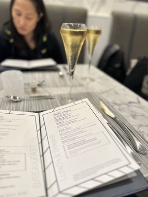 United Polaris Lounge by null
