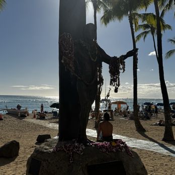 Duke Paoa Kahanamoku Statue - Public Art Near Me - Honolulu, Hawaii Duke Paoa Kahanamoku Statue - Public Art Near Me - Honolulu, Hawaii