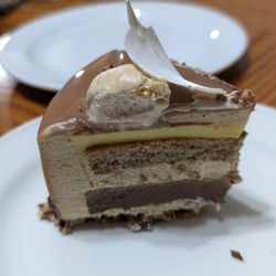 Salty Sugar Patisserie - Yuan Yang cake