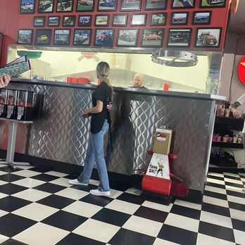 Dutch Mill Diner - Diners Near Me - Tillamook, Oregon Dutch Mill Diner - Diners Near Me - Tillamook, Oregon