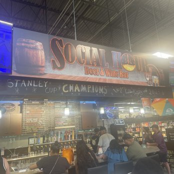 Social Hour - Bars Near Me - Las Vegas, Nevada Social Hour - Bars Near Me - Las Vegas, Nevada