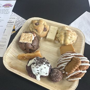 Simply Cheese - Event: wine, cheese and cookies pairing - Cheese Shops Near Me - Aloma, Florida