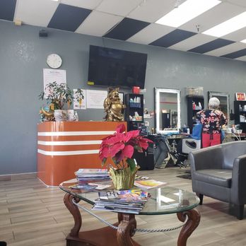 Taylor Salon - Front desk. - Hair Salons Near Me - Tracy, California