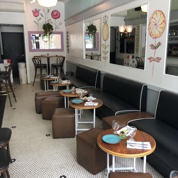 Harvest Kitchen - Additional seating tucked away off to the side. So cute. - New American Near Me - New York, New York Harvest Kitchen - Additional seating tucked away off to the side. So cute. - New American Near Me - New York, New York